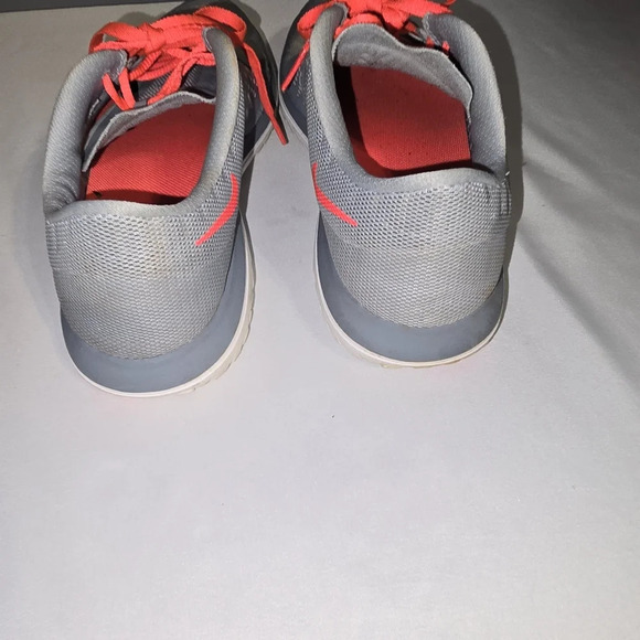 Nike FS Lite Run 2 Women’s Size 8 Gray/Hot Pink - Picture 4 of 8